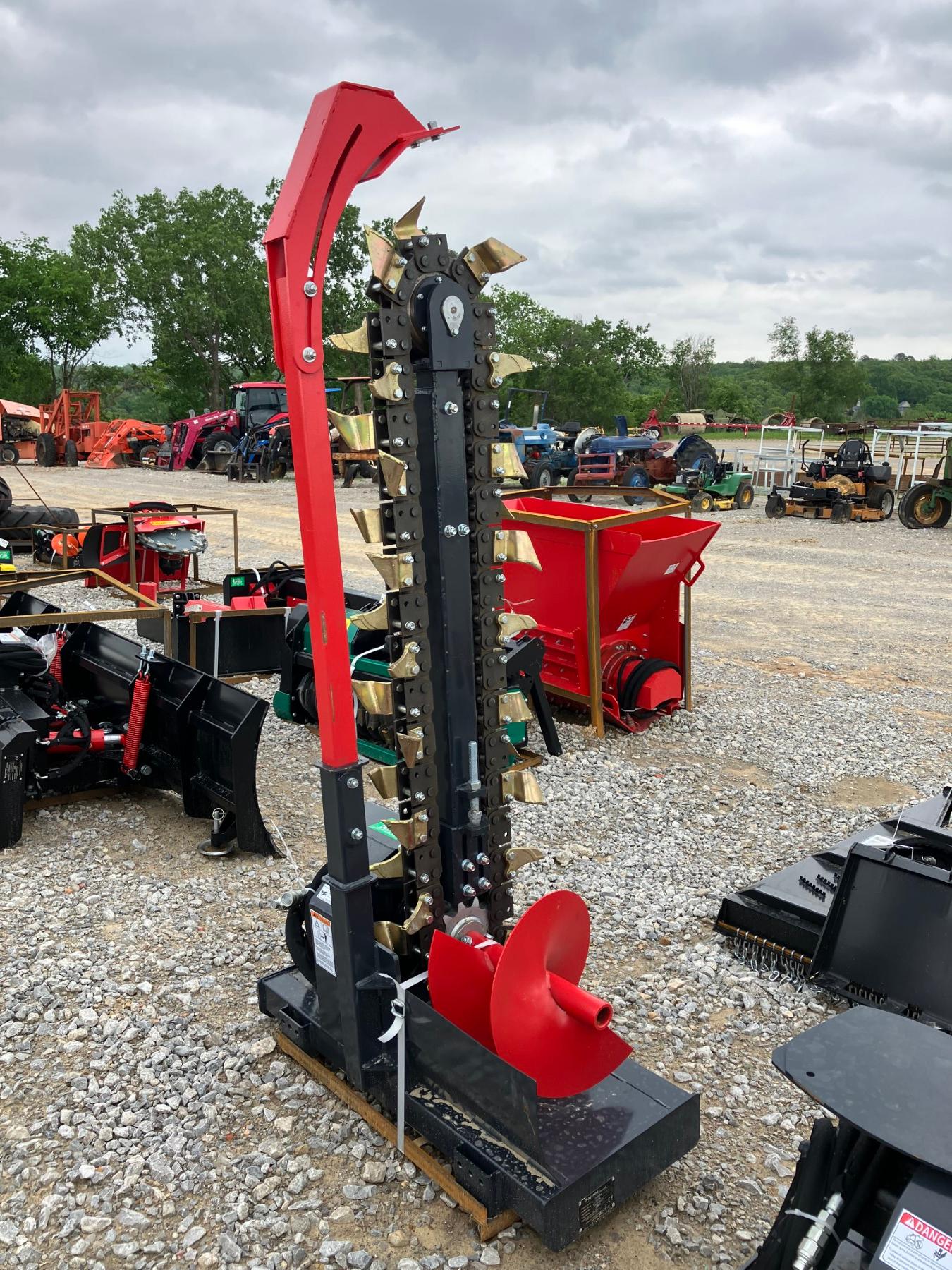 Q/A HYD TRENCHER
