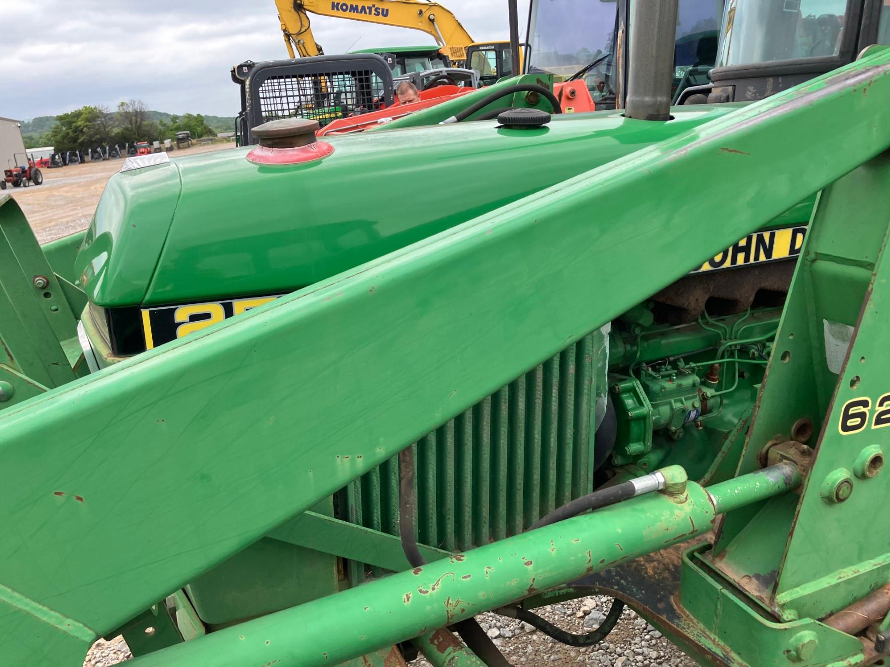 JOHN DEERE 2550