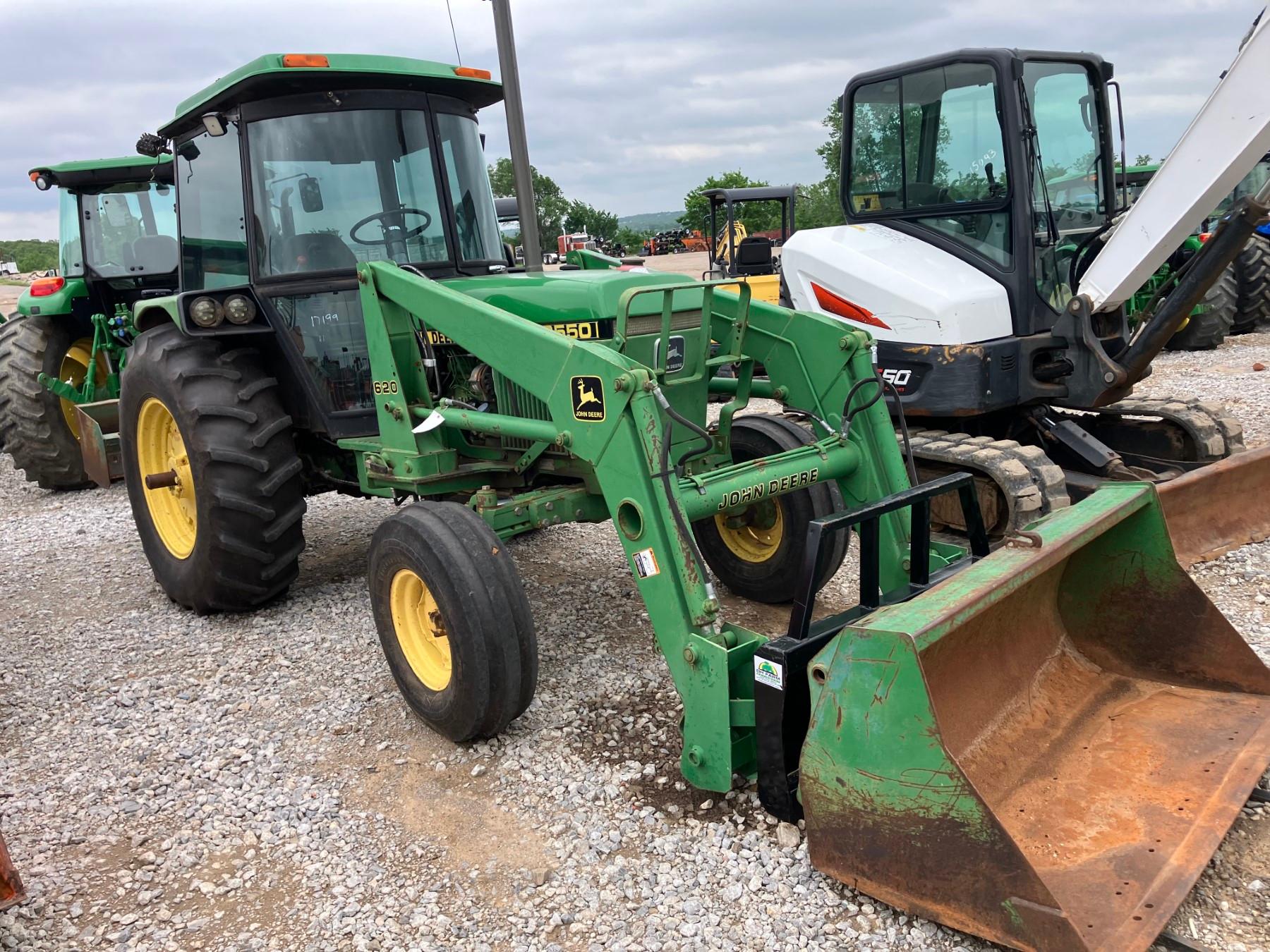 JOHN DEERE 2550
