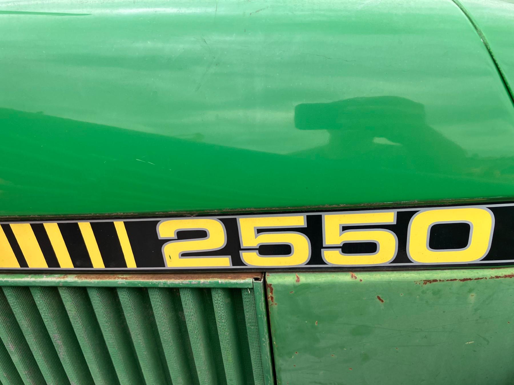 JOHN DEERE 2550