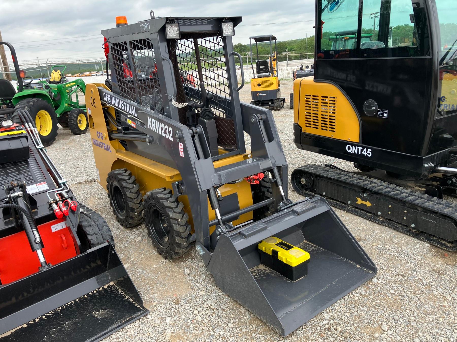 CFG KRW232 MINI SIT IN SKID STEER