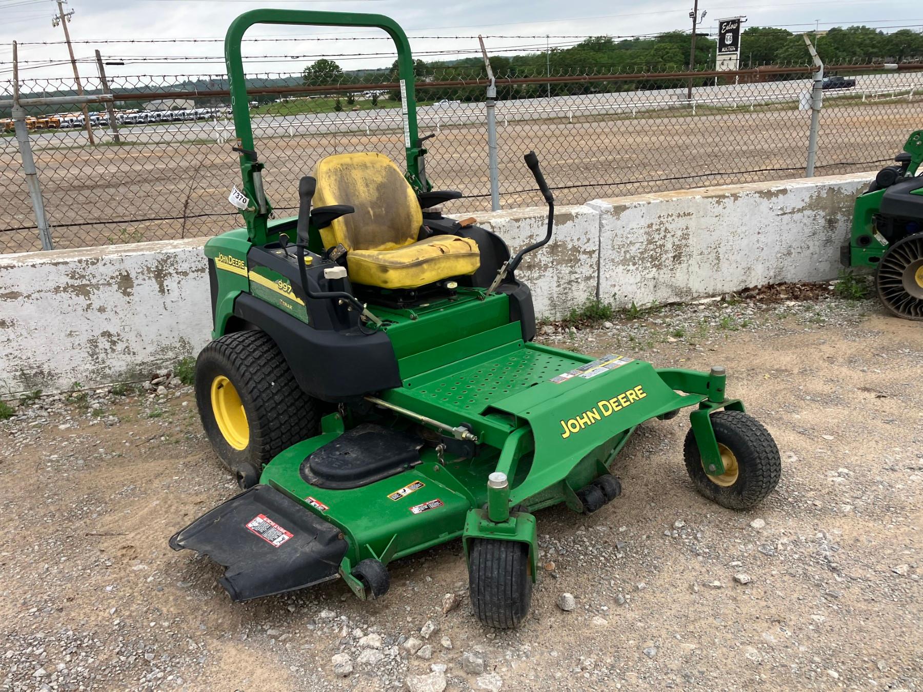 JOHN DEERE 997 ZERO-TRN MOWER