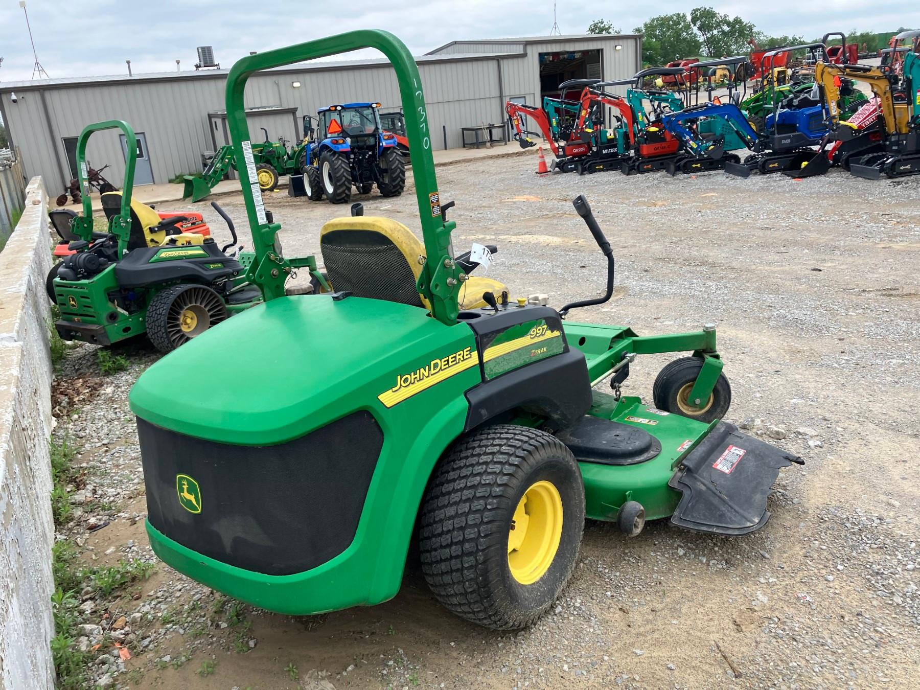 JOHN DEERE 997 ZERO-TRN MOWER