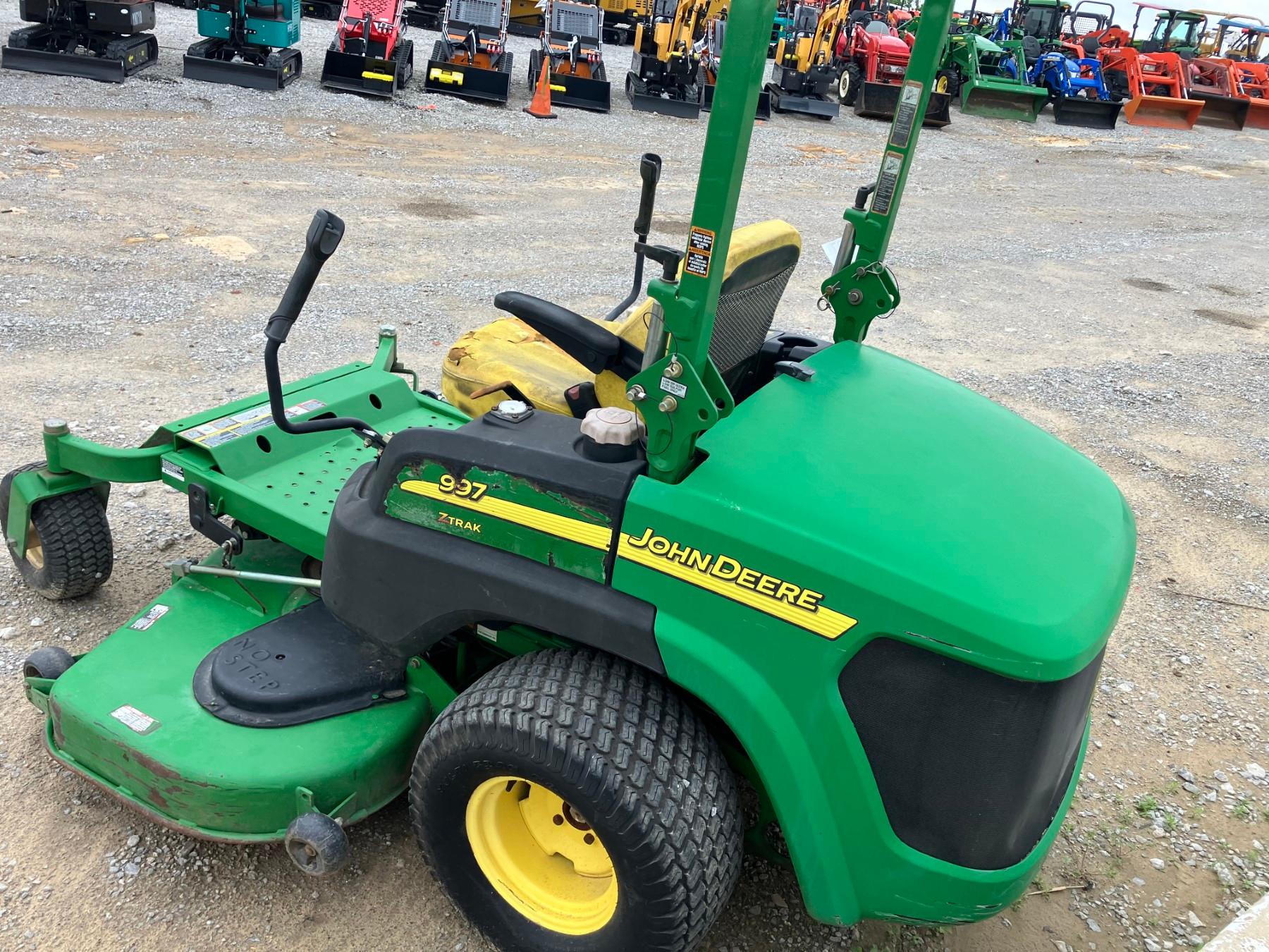 JOHN DEERE 997 ZERO-TRN MOWER