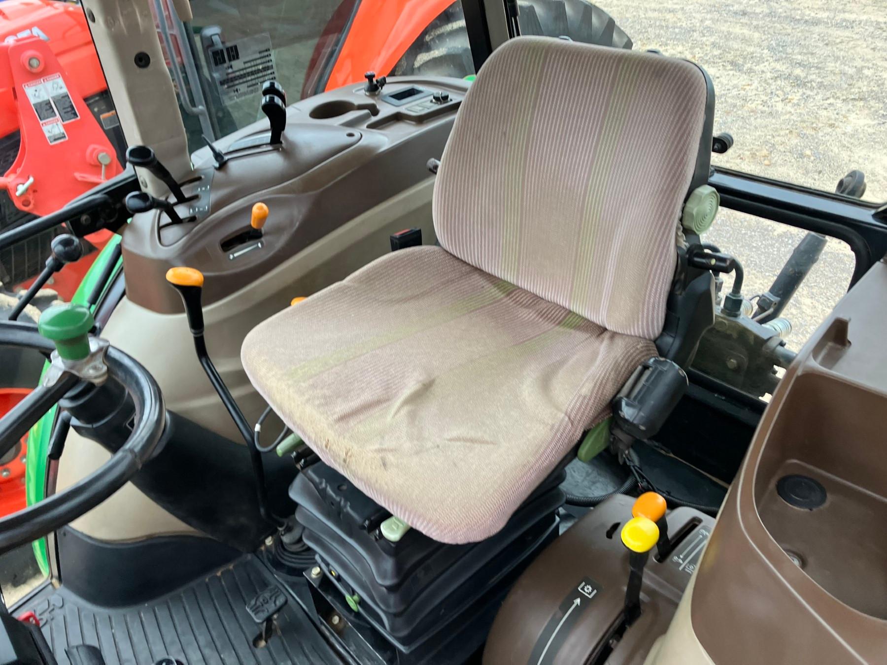 JOHN DEERE 5520