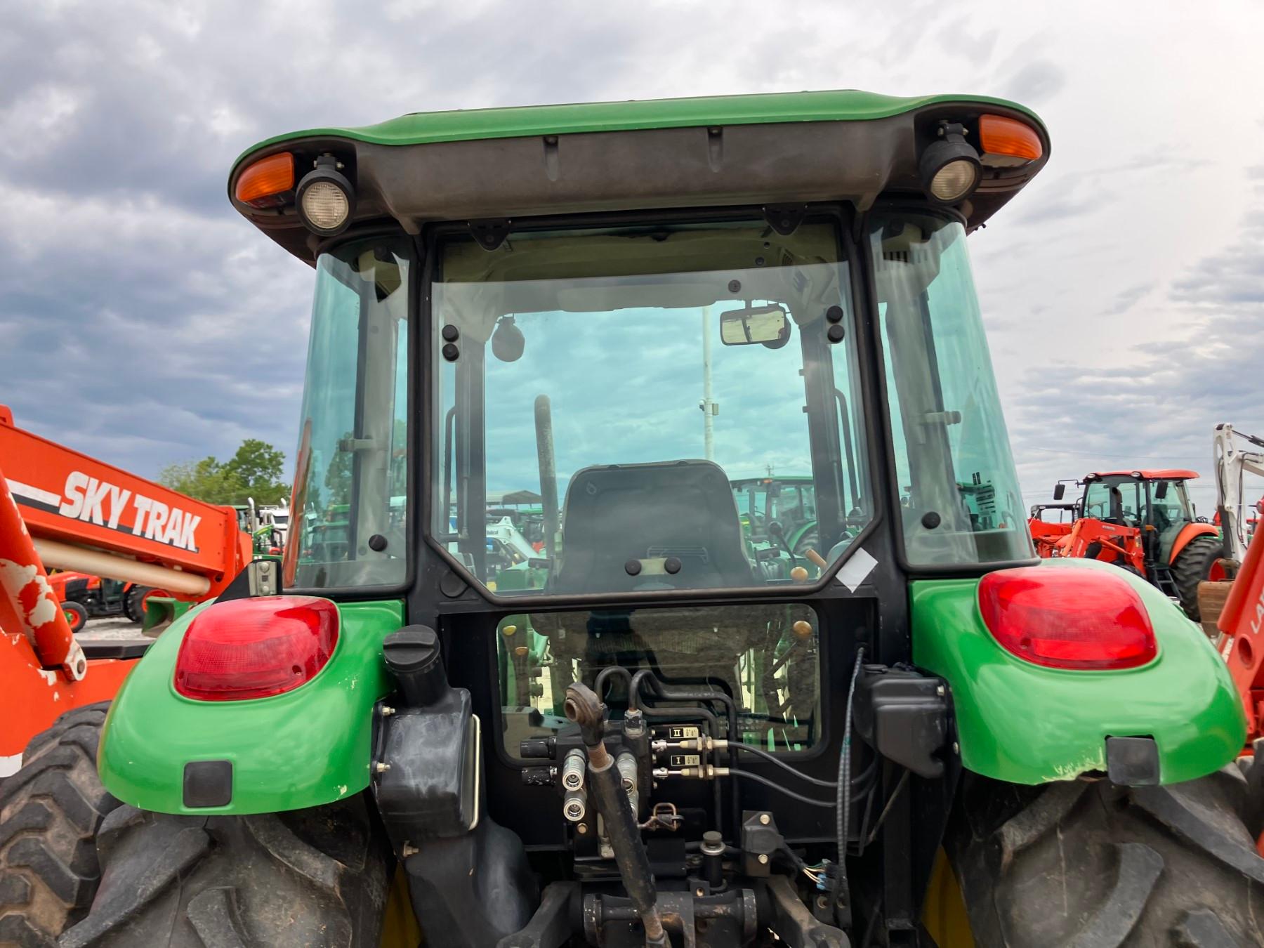 JOHN DEERE 5520