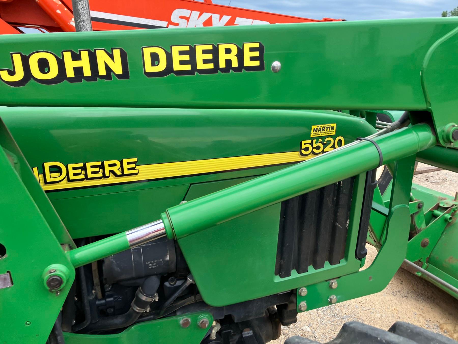 JOHN DEERE 5520
