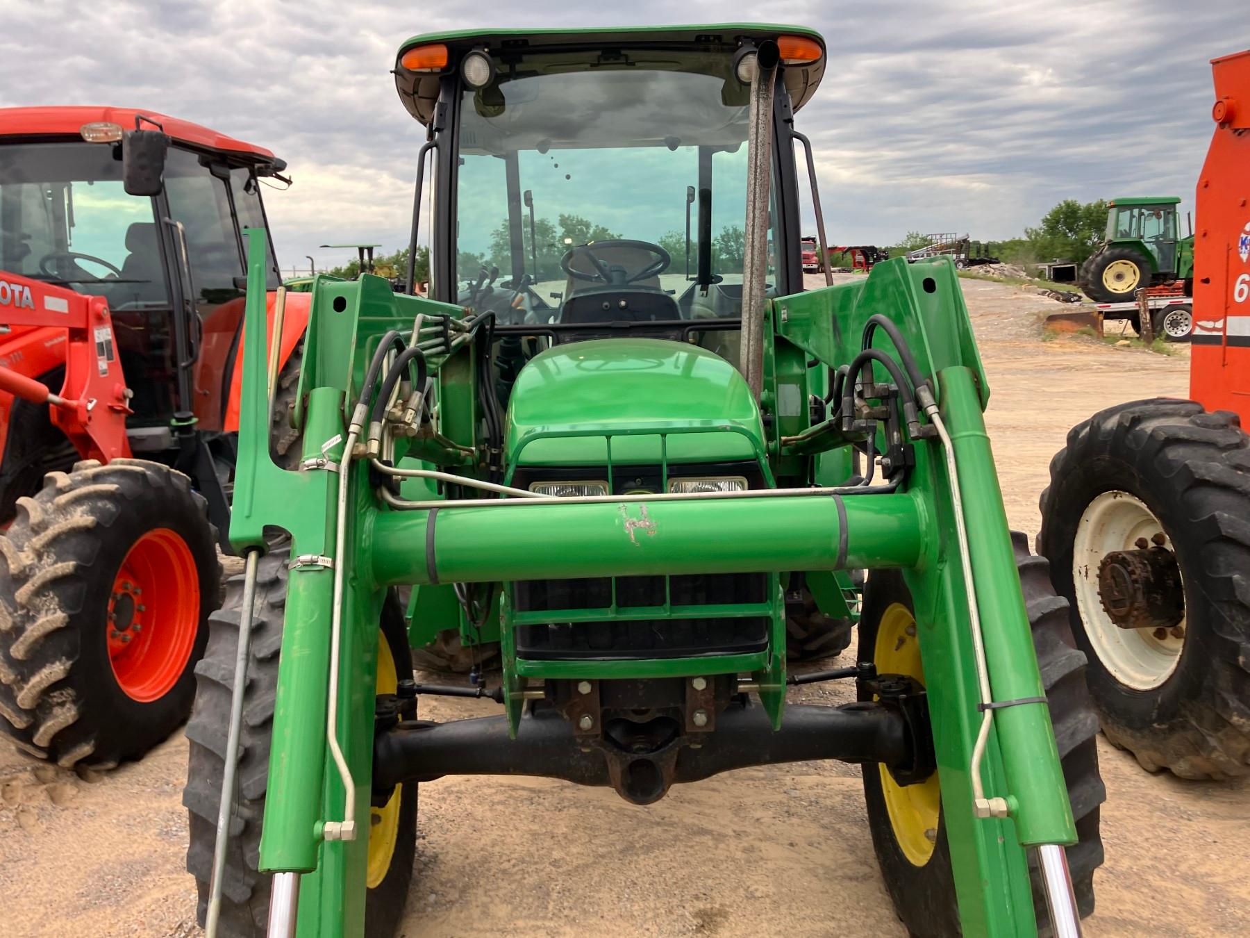 JOHN DEERE 5520