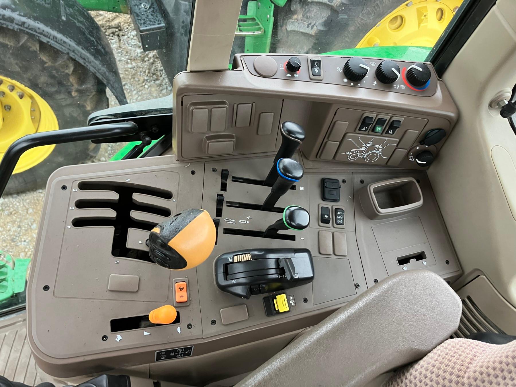 JOHN DEERE 6110M
