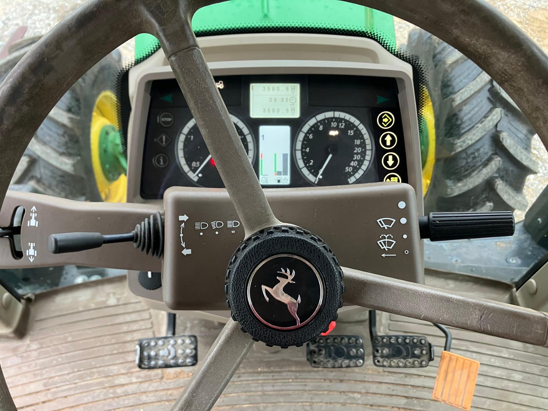 JOHN DEERE 6110M
