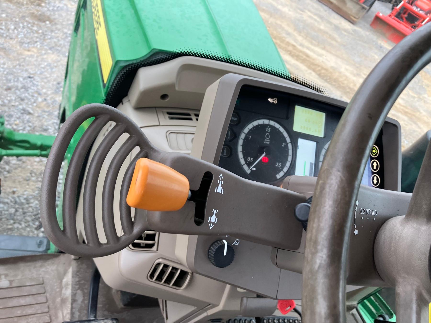 JOHN DEERE 6110M