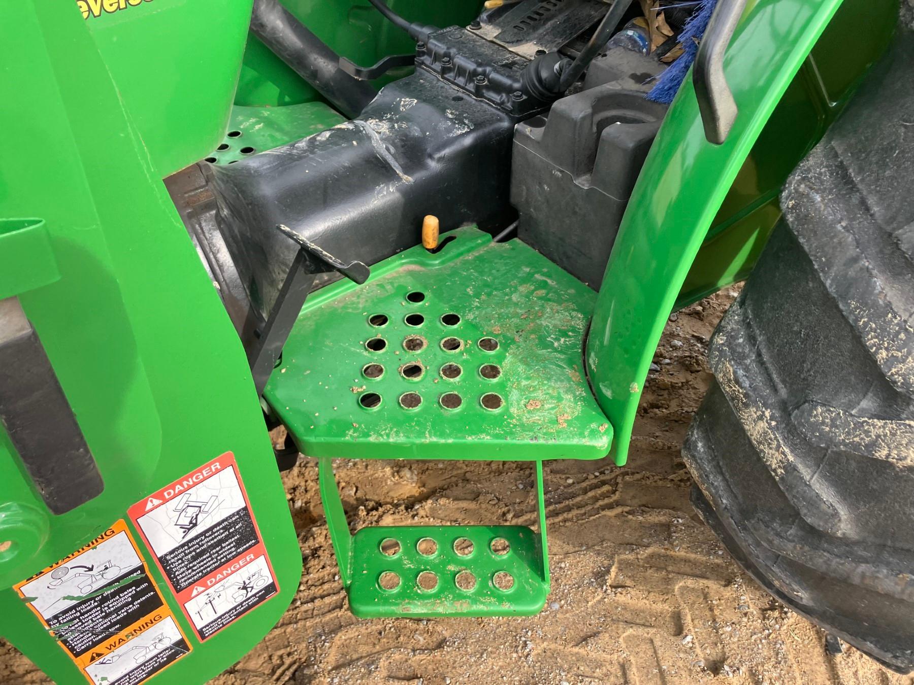 JOHN DEERE 5205