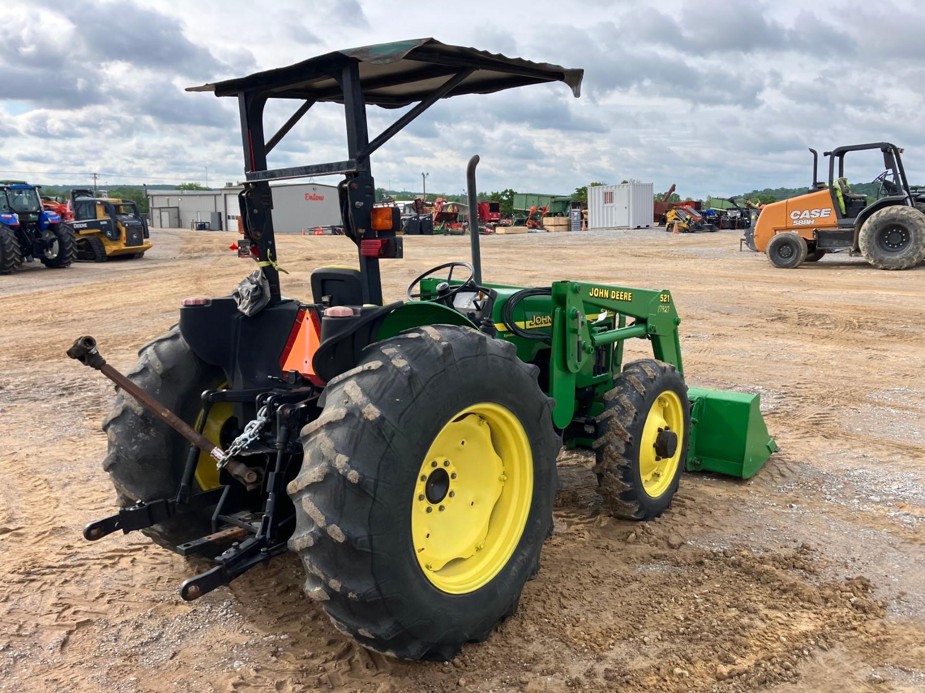 JOHN DEERE 5205