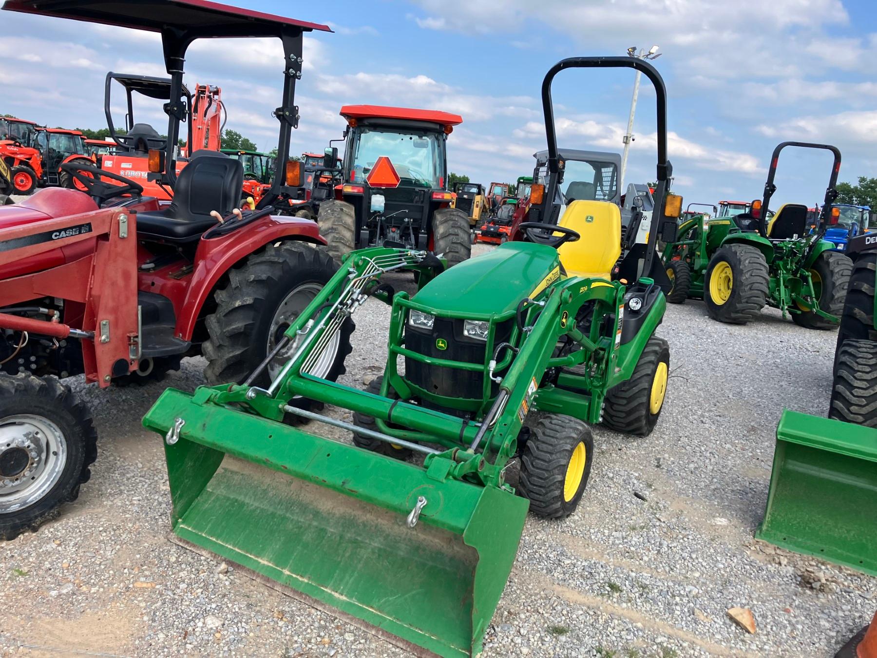 JOHN DEERE 1025R