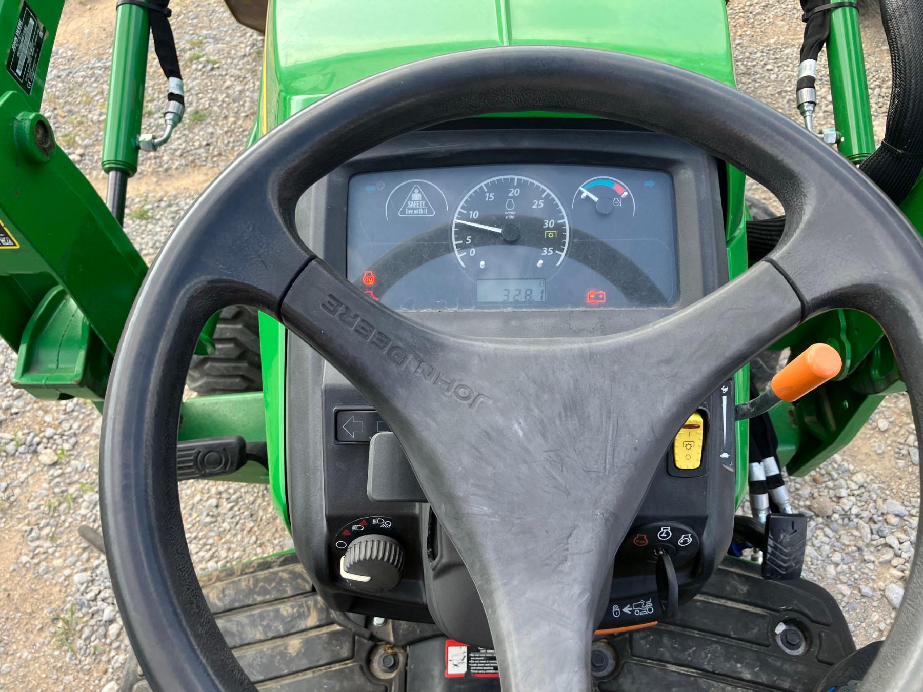 JOHN DEERE 1025R