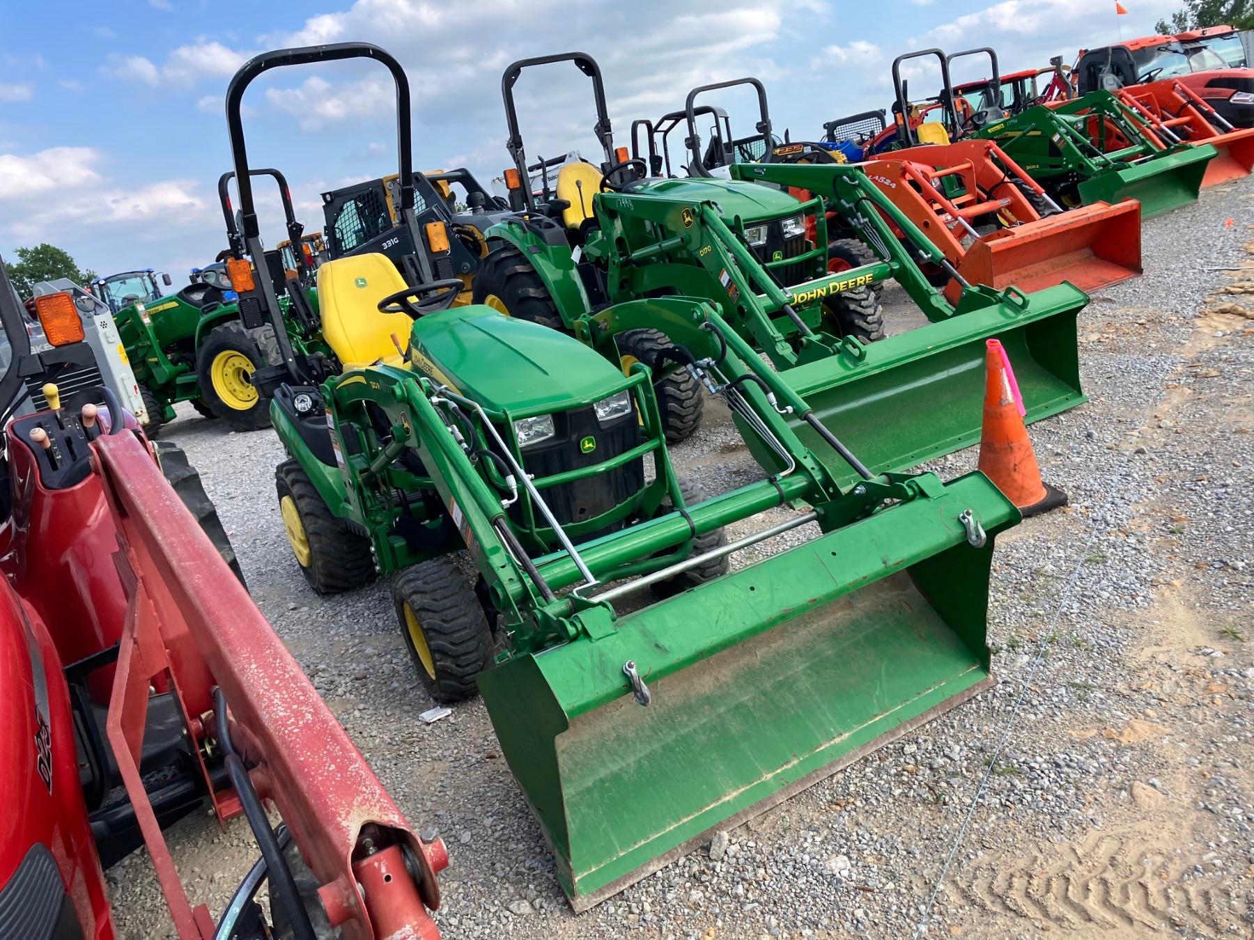 JOHN DEERE 1025R