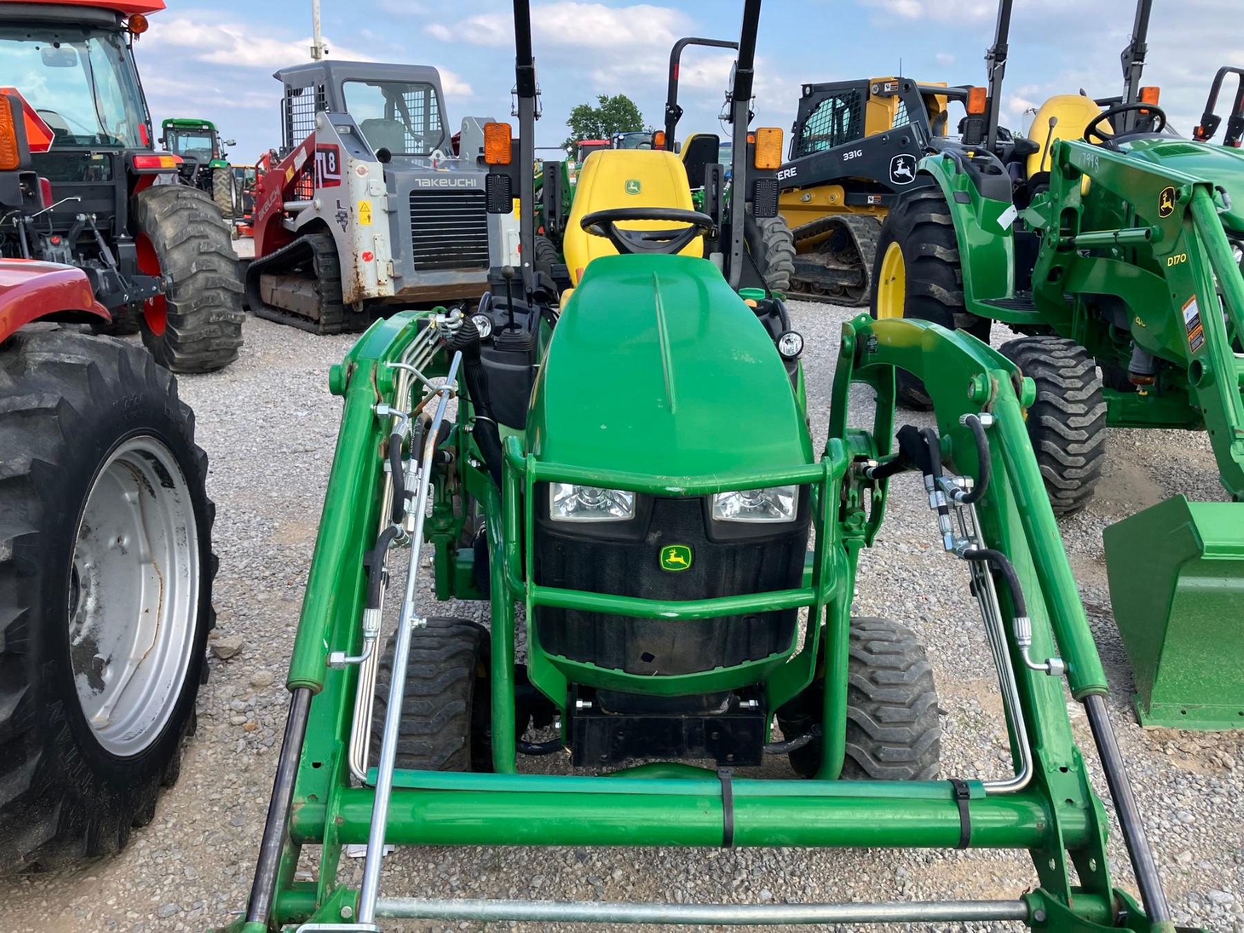 JOHN DEERE 1025R