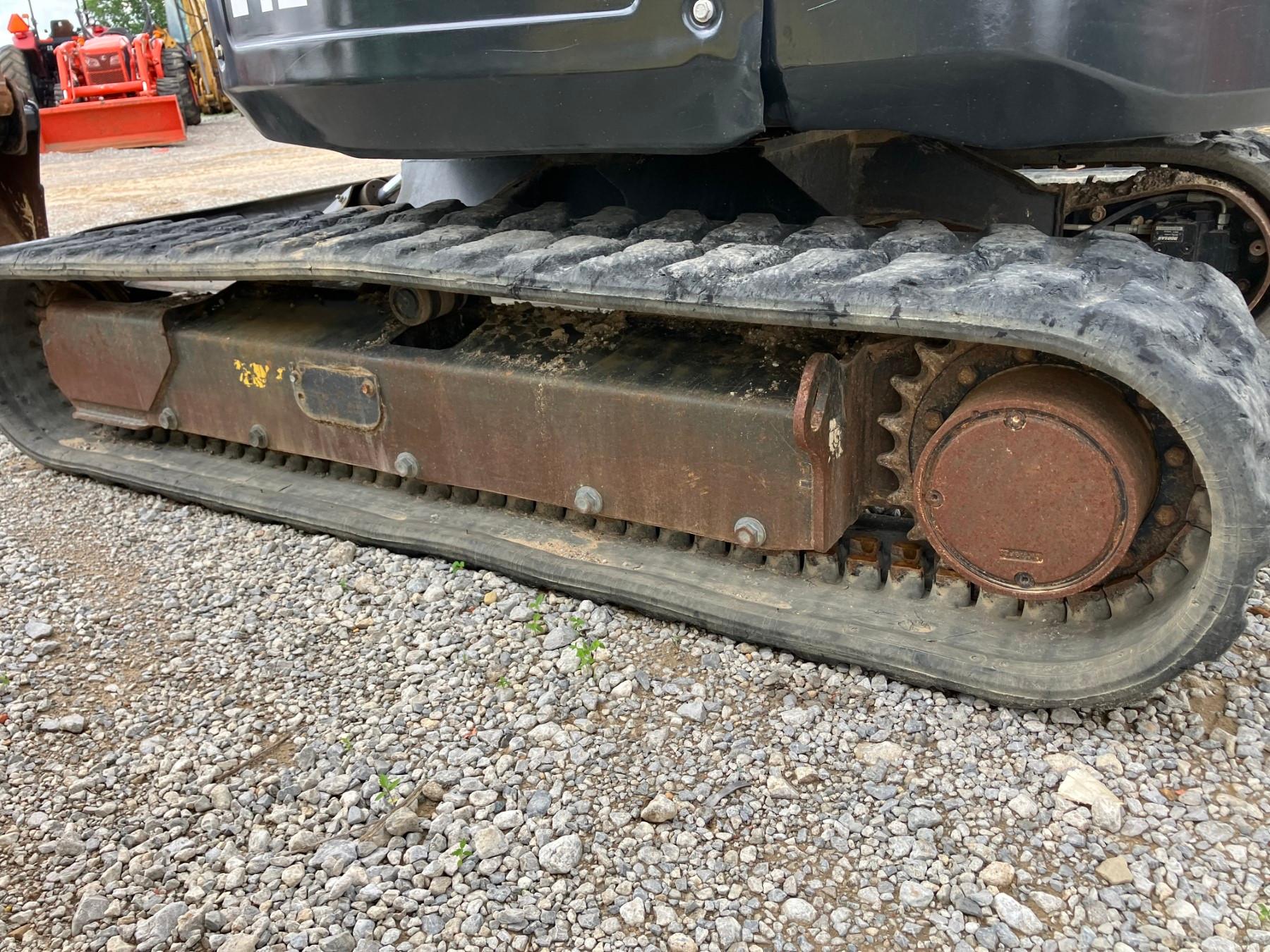 BOBCAT E42 MINI EXCAVATOR