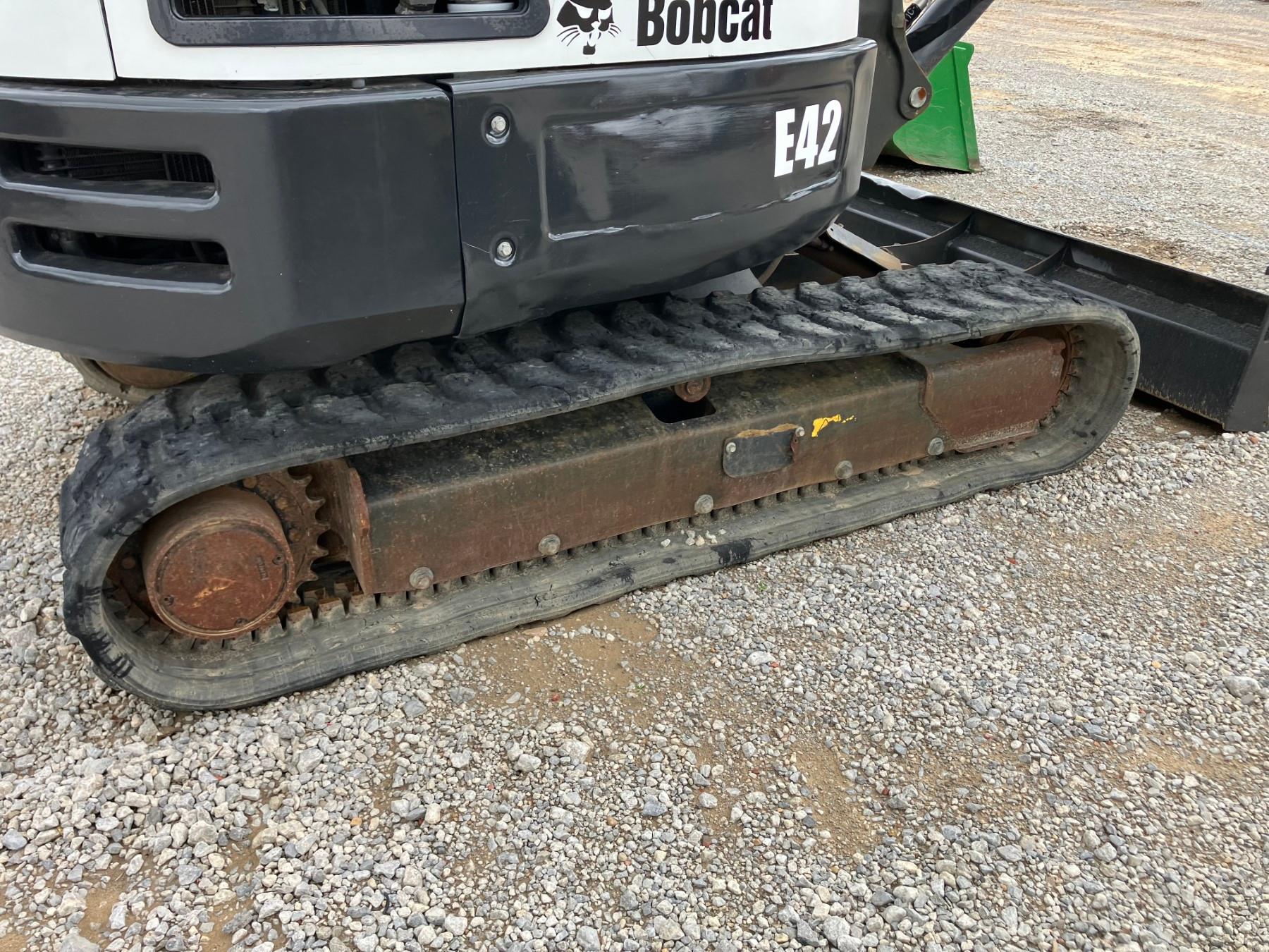 BOBCAT E42 MINI EXCAVATOR