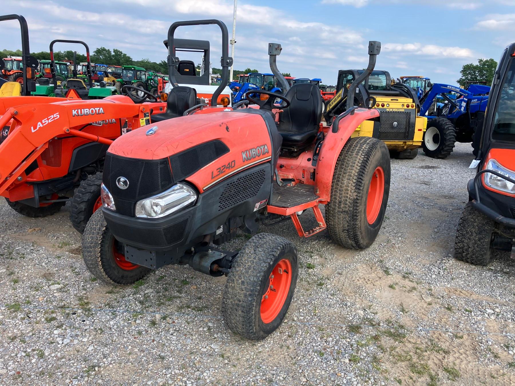 KUBOTA L3240