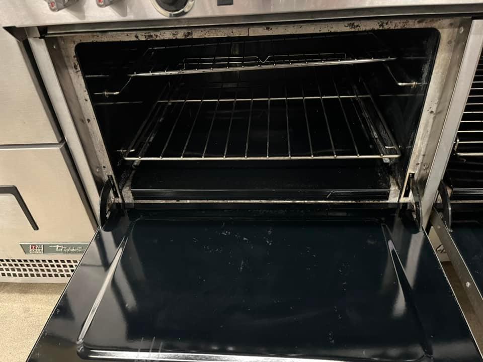 Migali 10 Burner Gas Range w/2 Ovens Below
