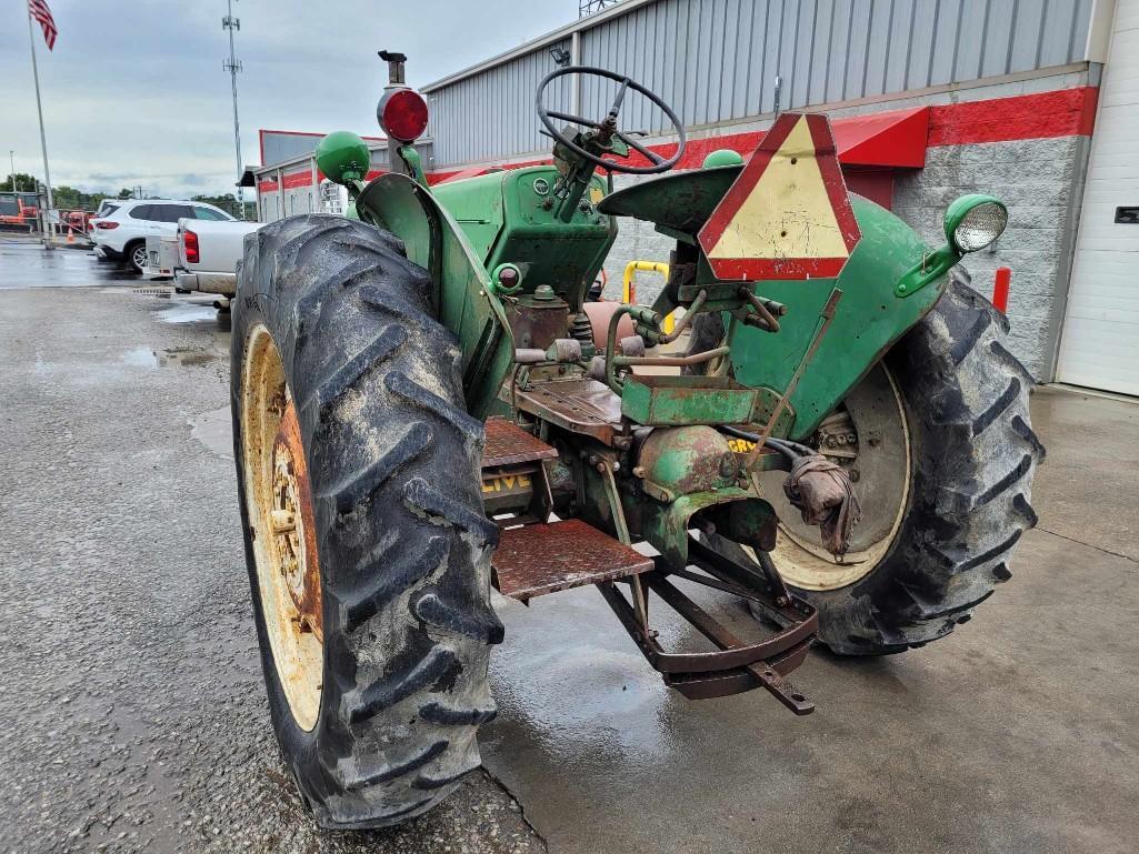 OLIVER MODEL 77 TRI-CYCLE NON ROPS TRACTOR, REAR WHEEL WEIGHTS, 1 SPOOL