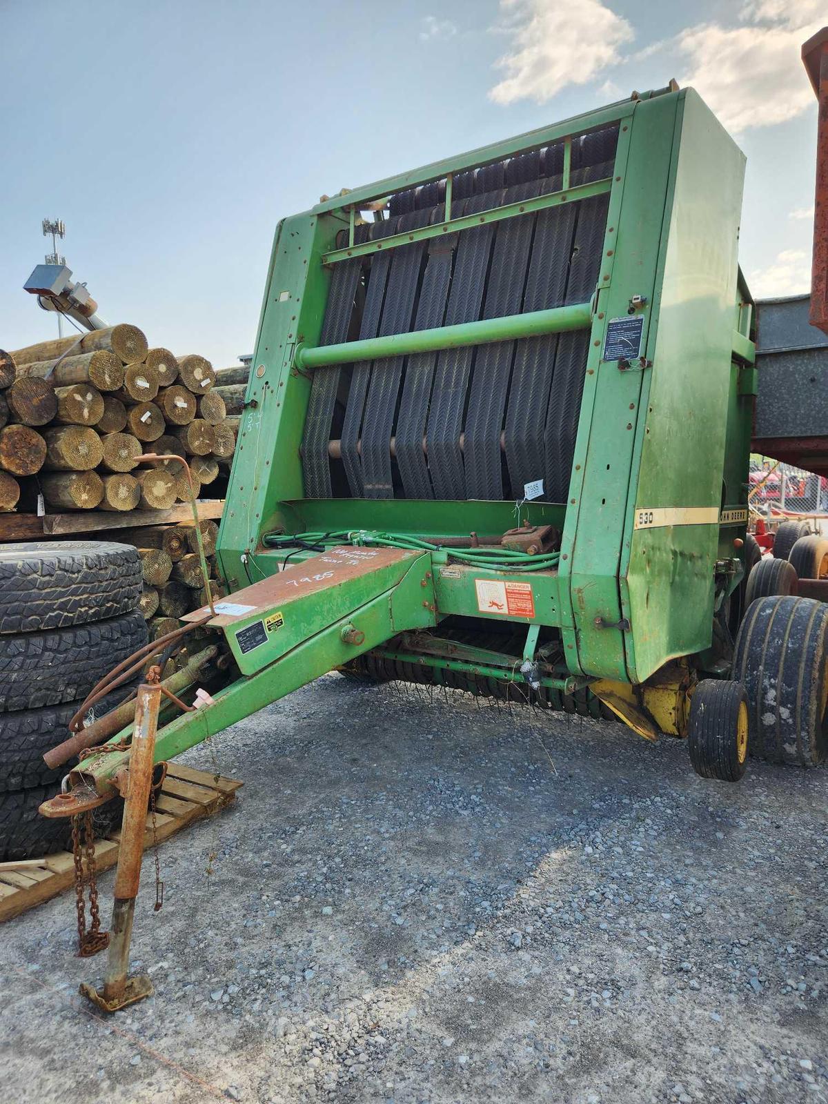 JOHN DEERE MODEL 530 ROUND BALER (5'WX5'T) NO MONITOR REQUIRED TWINE TIE SN#E00530X6883