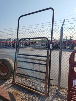 1- 4' 6 BAR WALK THRU GATE & 1- 4' GATE (FOR 1 MONEY)