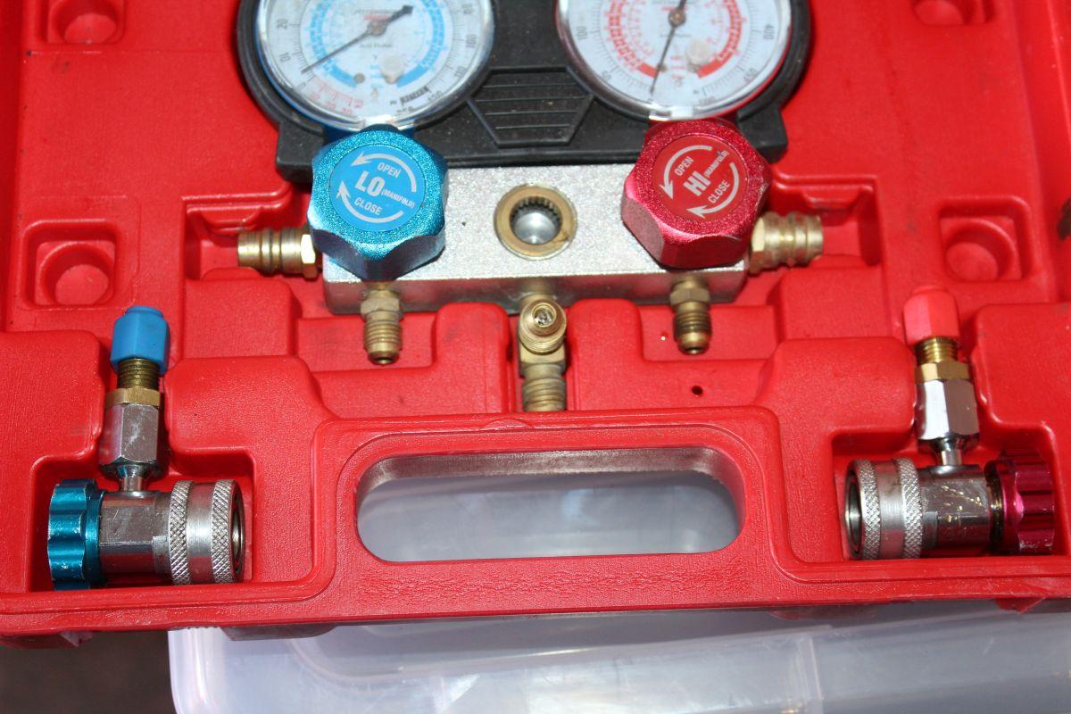Pittsburgh HVAC Gauge And Hoses With Adapters