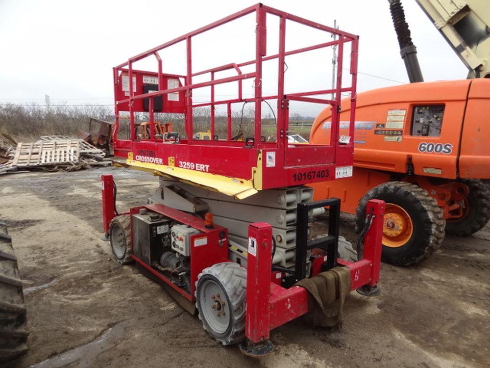 2013 MEC Model 3259ERT, 32' Scissors Lift, s/n 13100122, powered by 48 volt