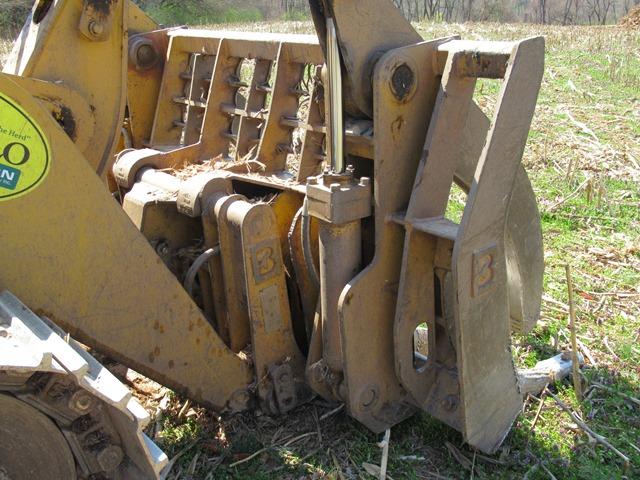 BALDERSON 8'3" Root Rake, with hydraulic thumbs (Balderson Quick Coupler-Ca