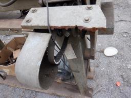 DELTA Electric Lathe (Runs - Motor Un-Mounted)