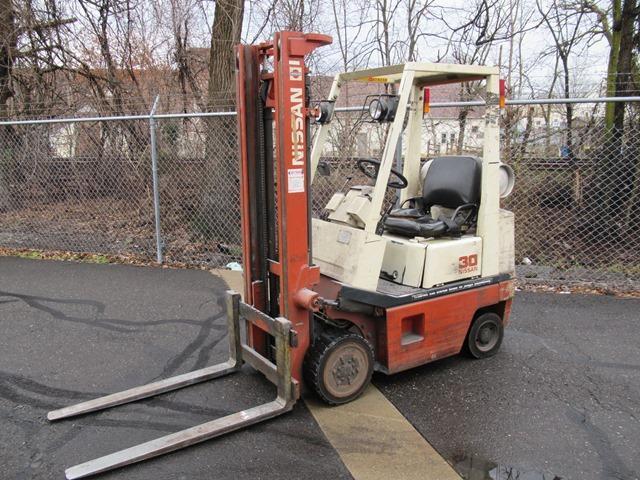 1990 NISSAN Model CPH01A15V, 3,000 lb Solid Tired Forklift, s/n CPH01-920438, powered by 4 cylinder