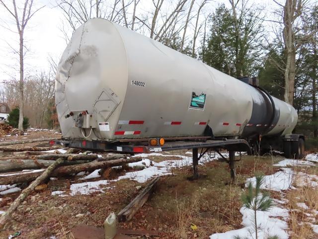 1989 FRUEHAUF Model THE-F2-R, 7,000 Gallon Tandem Axle Asphalt Tank Trailer, VIN# 1H4T04323KL027405,