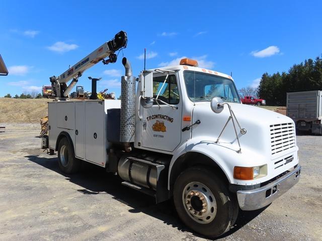 2000 INTERNATIONAL Model 8100 Single Axle Service Truck, VIN# 1HSHBATN1YH336691, powered by Cat C-10