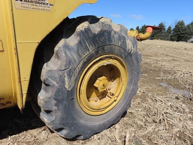 1978 CATERPILLAR Model 613B Articulated Water Wagon, s/n 38W5122, powered by Cat 3208 diesel engine