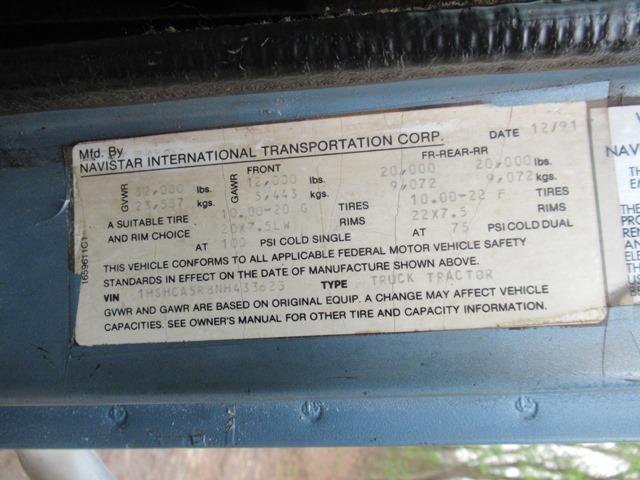 1992 INTERNATIONAL Model 8100 Tandem Axle Truck Tractor, VIN# 1HSHCA5R8NH433623, powered by