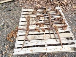 (4 Pallets) Chains and Binders