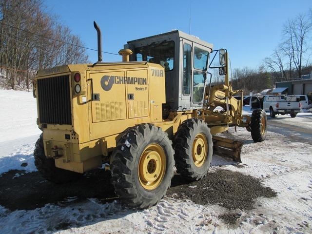 1997 CHAMPION Model 710A Series V Articulated Motor Grader, s/n 027647, powered by Cummins B5.9-C