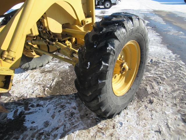 1997 CHAMPION Model 710A Series V Articulated Motor Grader, s/n 027647, powered by Cummins B5.9-C