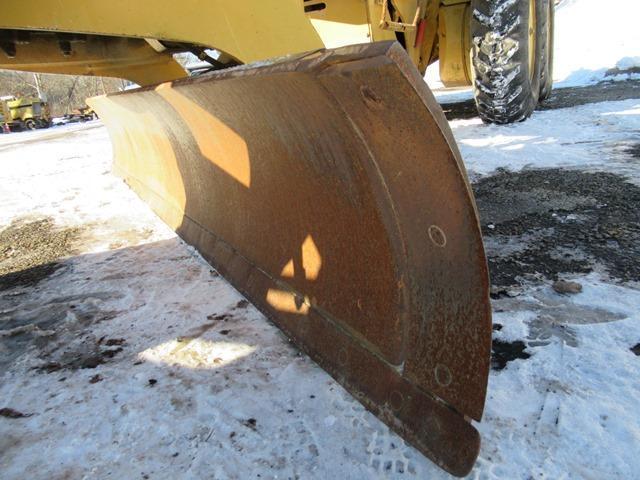 1997 CHAMPION Model 710A Series V Articulated Motor Grader, s/n 027647, powered by Cummins B5.9-C
