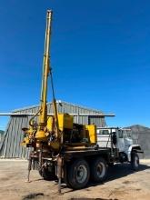 TEREX Model 330-15 Production Digger, s/n 6335, Ford 360, V-8 gas engine and 4 speed transmission,