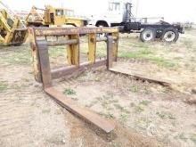 66" Quick Coupler Fork Attachment (Cat 966B) (DAY 1) (CO)