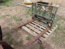 40" Hydraulic Clamping Forks, 4,000# capacity (Lull 10K) (CO)