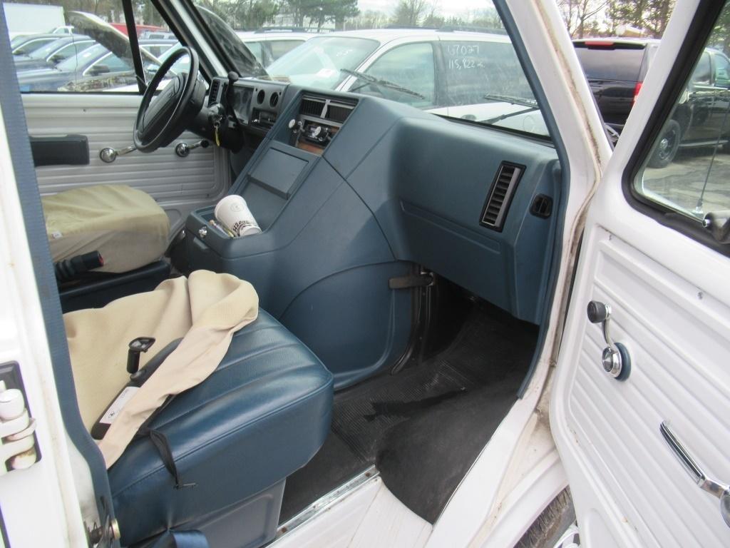 94 Chevrolet G20  Van WH 6 cyl  Started on 12/10/2020 AT PB PS R AC VIN: 1GCEG25Z9RF182778; Defects: