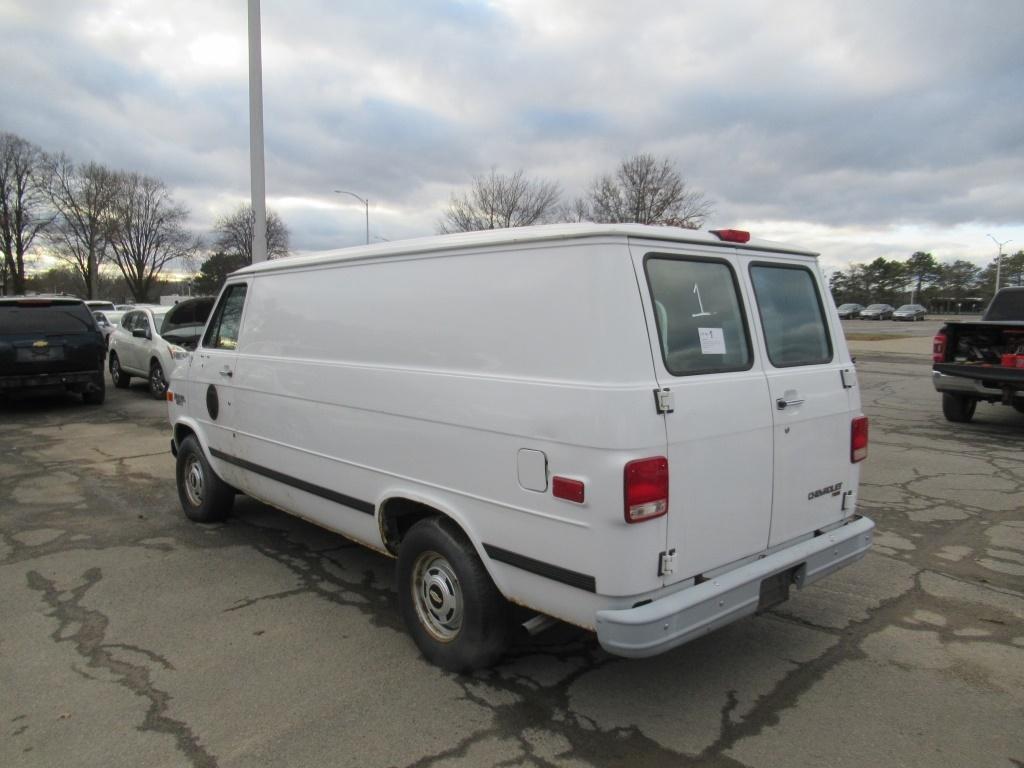 94 Chevrolet G20  Van WH 6 cyl  Started on 12/10/2020 AT PB PS R AC VIN: 1GCEG25Z9RF182778; Defects: