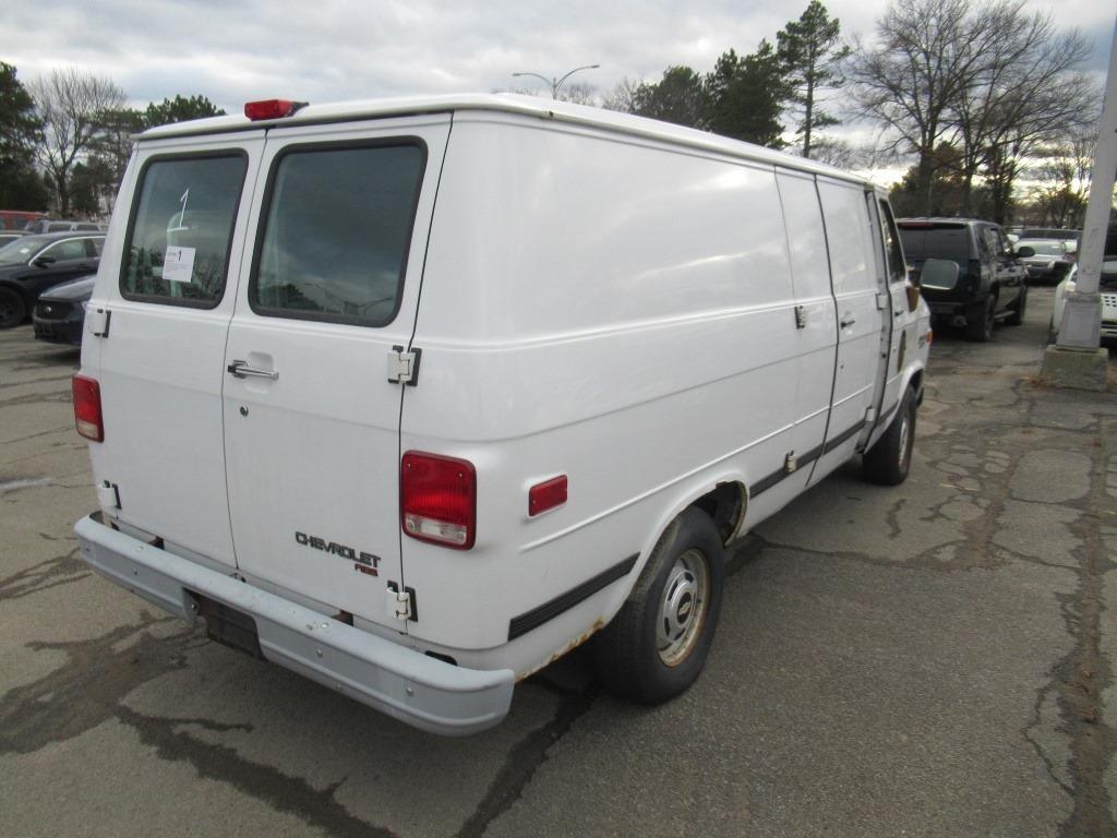 94 Chevrolet G20  Van WH 6 cyl  Started on 12/10/2020 AT PB PS R AC VIN: 1GCEG25Z9RF182778; Defects: