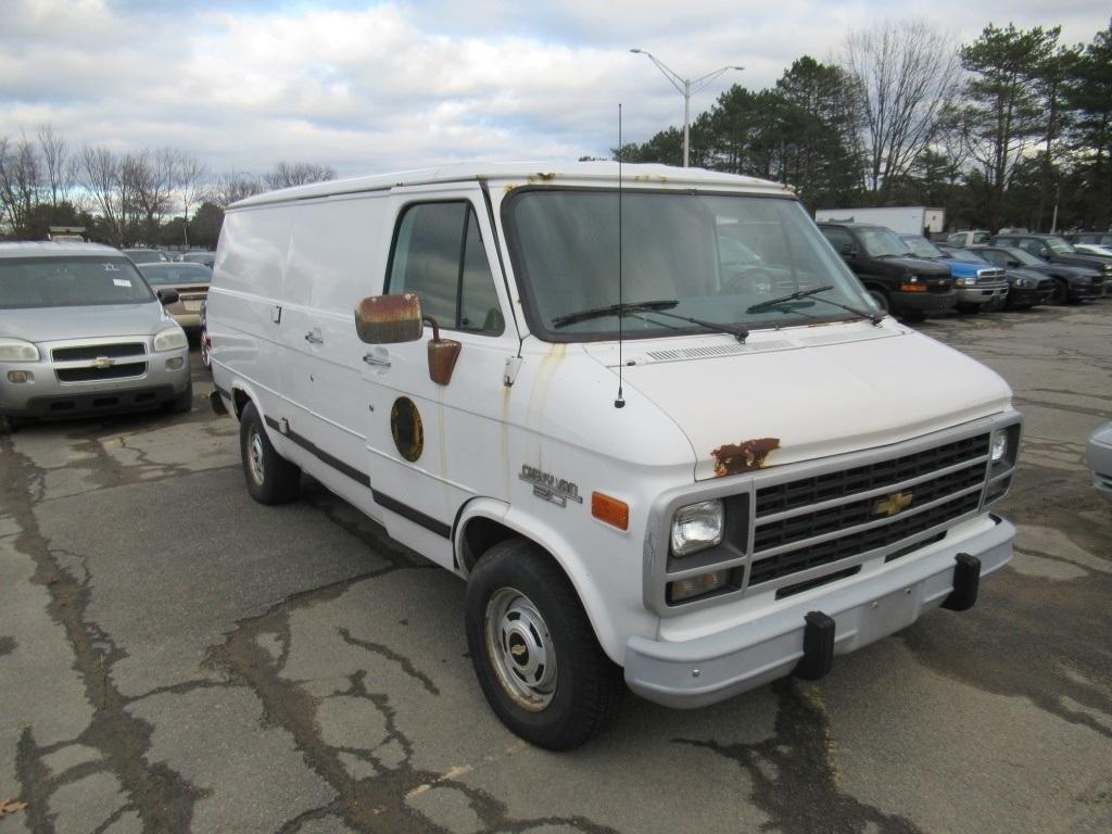 94 Chevrolet G20  Van WH 6 cyl  Started on 12/10/2020 AT PB PS R AC VIN: 1GCEG25Z9RF182778; Defects:
