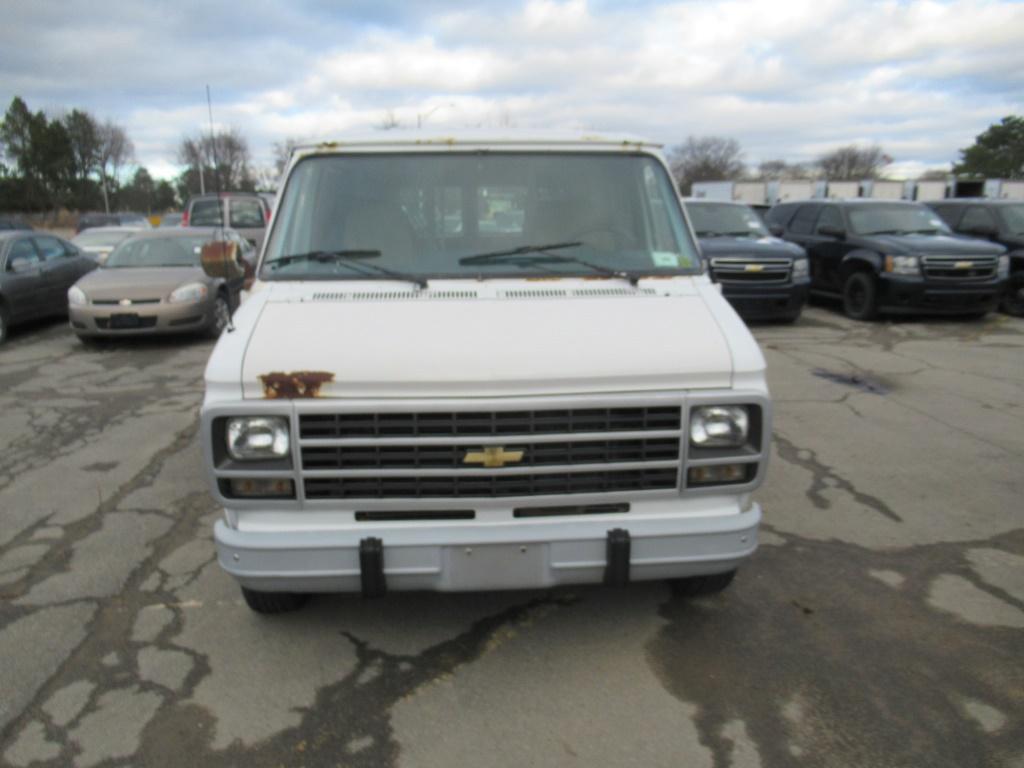 94 Chevrolet G20  Van WH 6 cyl  Started on 12/10/2020 AT PB PS R AC VIN: 1GCEG25Z9RF182778; Defects: