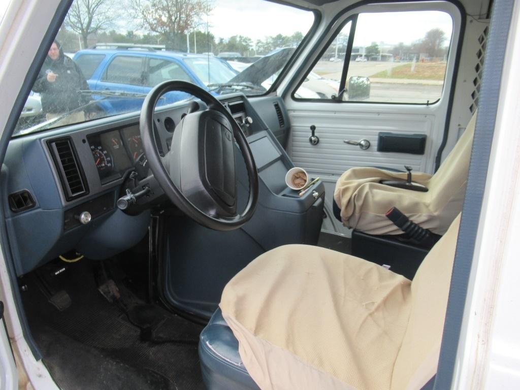 94 Chevrolet G20  Van WH 6 cyl  Started on 12/10/2020 AT PB PS R AC VIN: 1GCEG25Z9RF182778; Defects:
